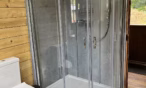 Foxglove_Lodge_Full_Bathroom_3c959b31-110d-4d25-bc54-253704ebd211