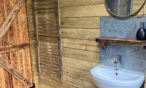 Foxglove_Lodge_Full_Bathroom_cdf19d5a-cac8-4bbe-a07a-edd3e21ad47d